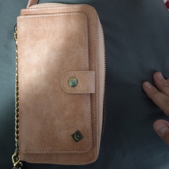 Phone cases - Picture 4 of 6